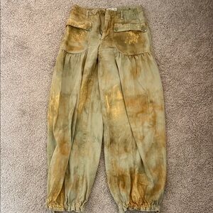 We The Free Olive and gold barrel pants